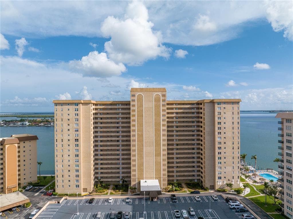 5200 BRITTANY DRIVE S UNIT 801 ST PETERSBURG, FL 33715