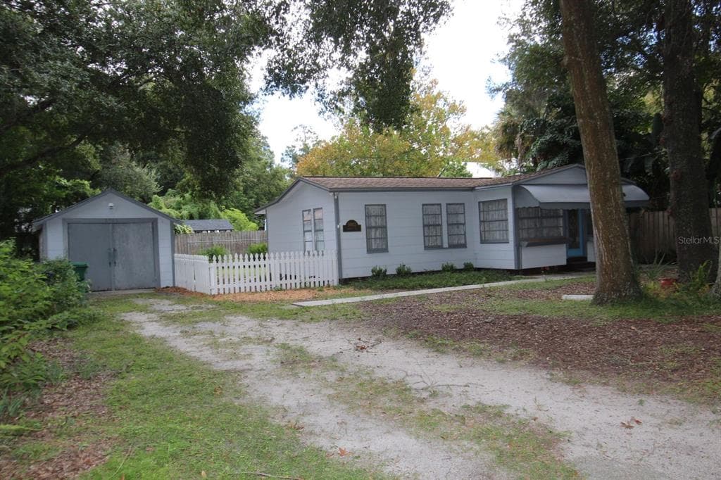 5903 N BRANCH AVENUE TAMPA, FL 33604