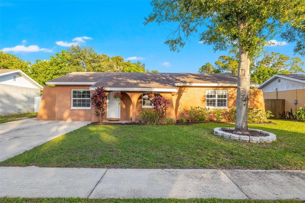 12575 CUMBERLAND DRIVE LARGO, FL 33773