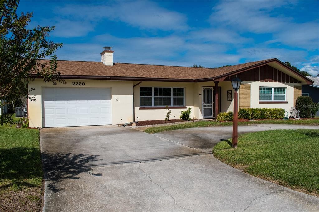 2220 CURTIS DRIVE N CLEARWATER, FL 33764
