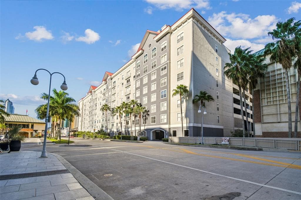 700 S HARBOUR ISLAND BOULEVARD UNIT 137