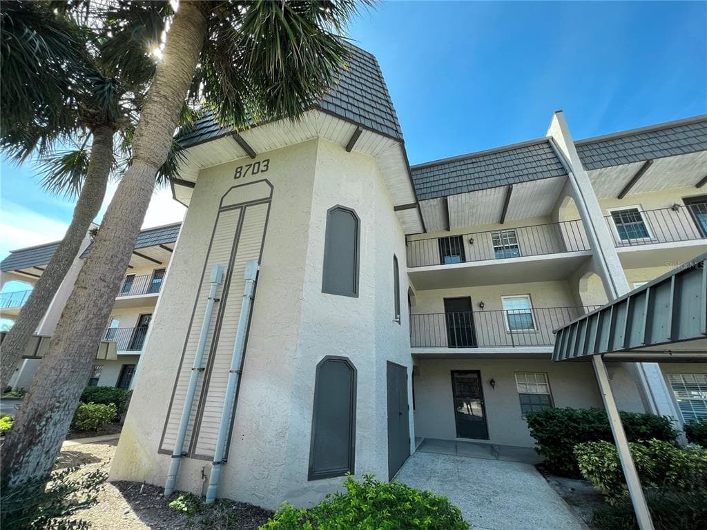 8703 BARDMOOR BOULEVARD UNIT 304 SEMINOLE, FL 33777