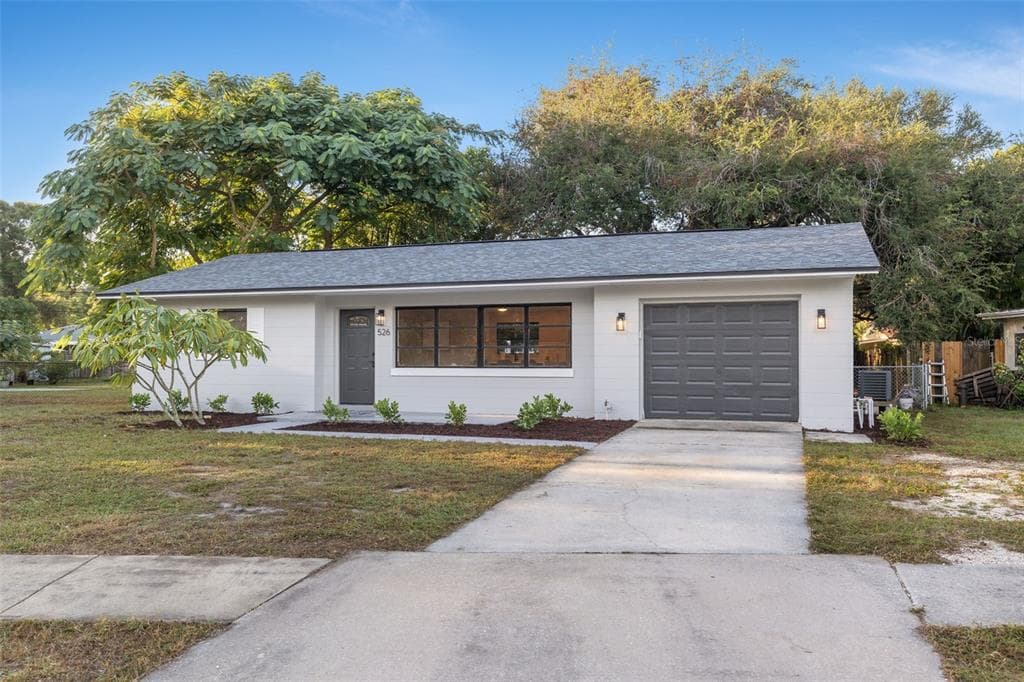 526 61ST AVENUE NE ST PETERSBURG, FL 33703