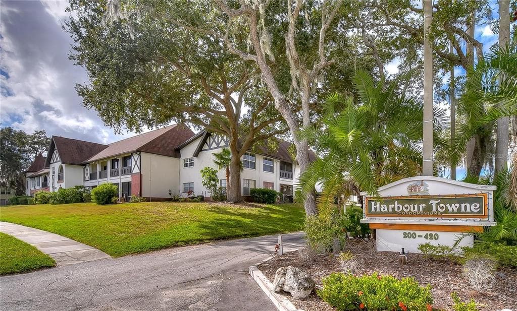 230 N BAYSHORE BOULEVARD UNIT 106 CLEARWATER, FL 33759
