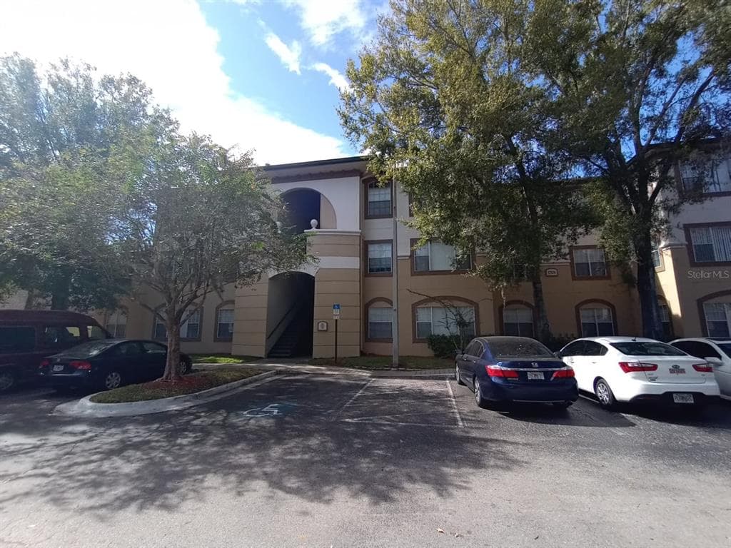 17108 CARRINGTON PARK DRIVE UNIT 703