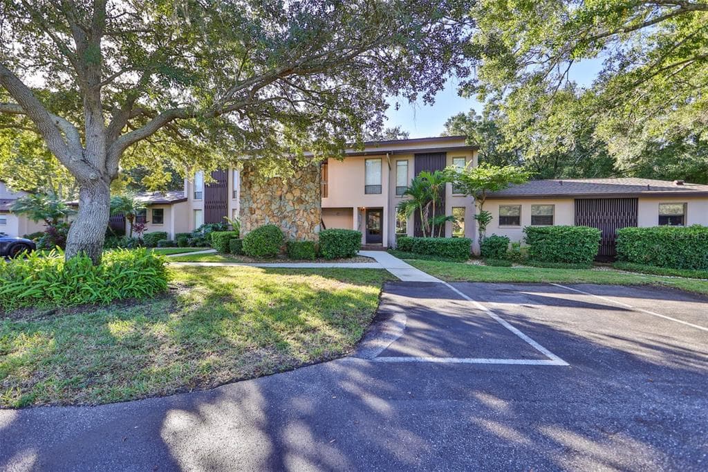 1400 TARPON WOODS BOULEVARD UNIT E2 PALM HARBOR, FL 34685