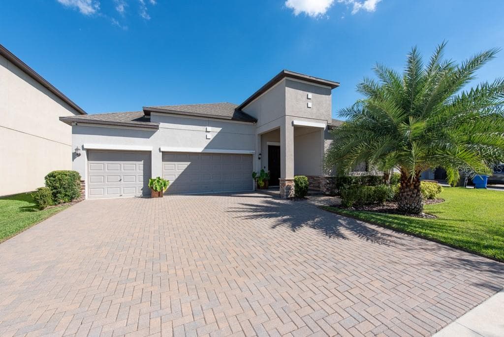 13448 WHITE SAPPHIRE ROAD RIVERVIEW, FL 33579