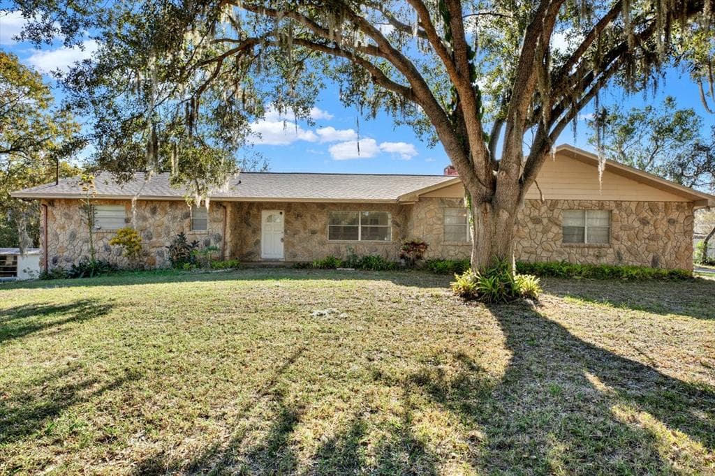 14922 CARLTON LAKE ROAD WIMAUMA, FL 33598