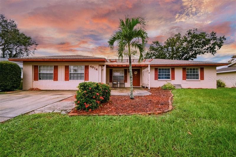 4914 34TH AVENUE W BRADENTON, FL 34209