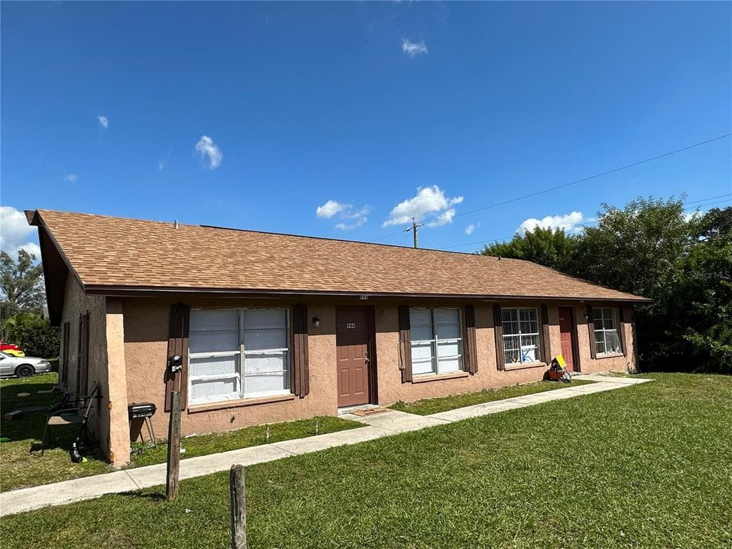 944 BUCCANEER DRIVE LAKELAND, FL 33801
