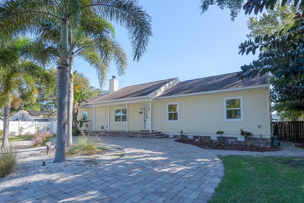 1473 LACONIA DRIVE W CLEARWATER, FL 33764