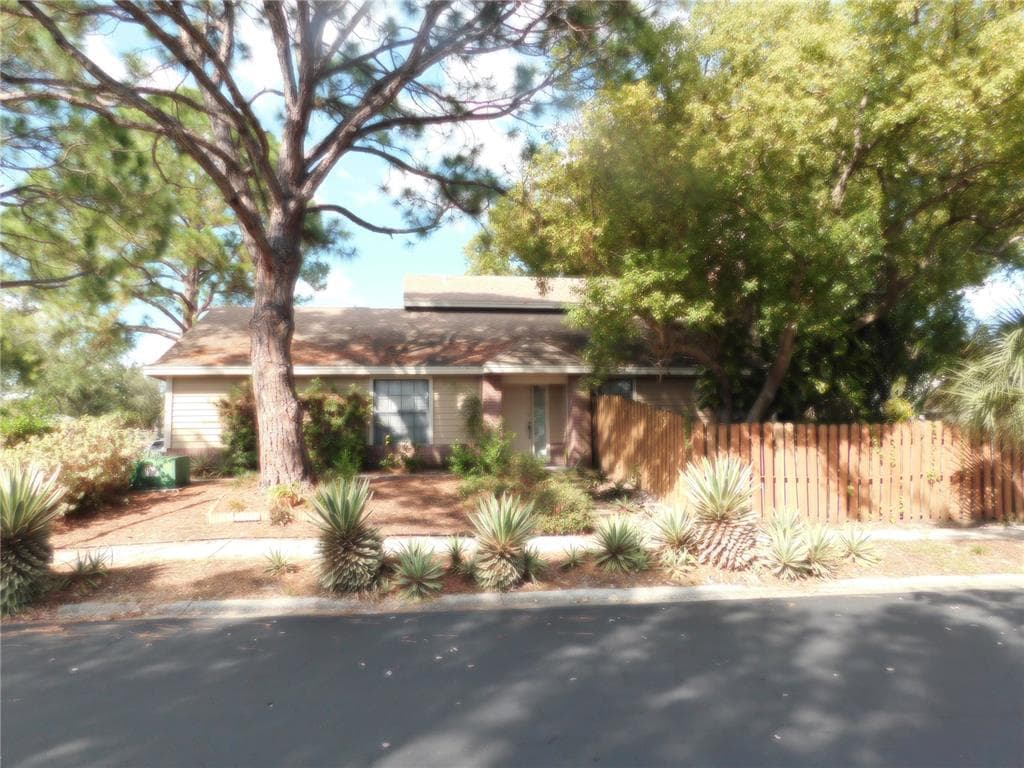 2233 SPRINGWOOD CIRCLE W CLEARWATER, FL 33763