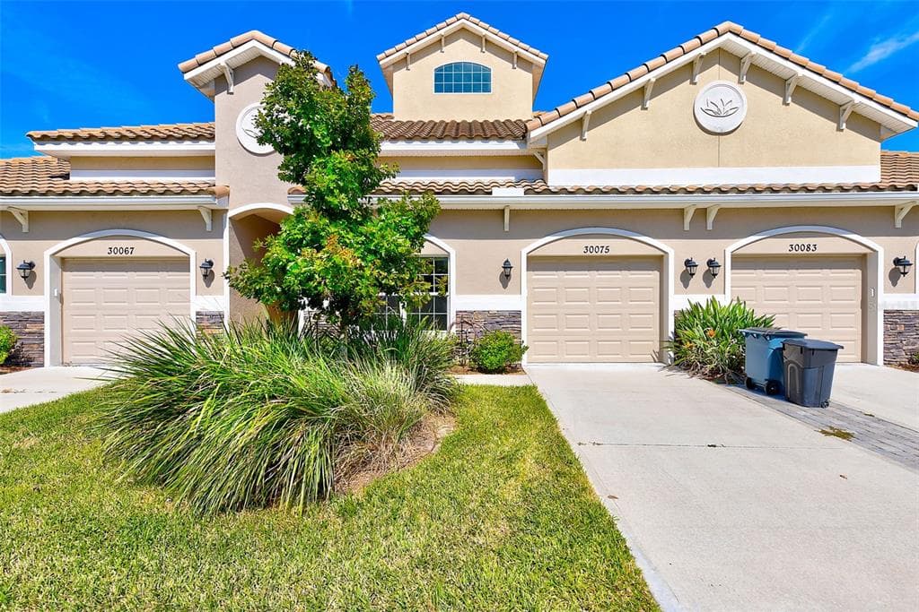 30075 GANGA WAY WESLEY CHAPEL, FL 33543