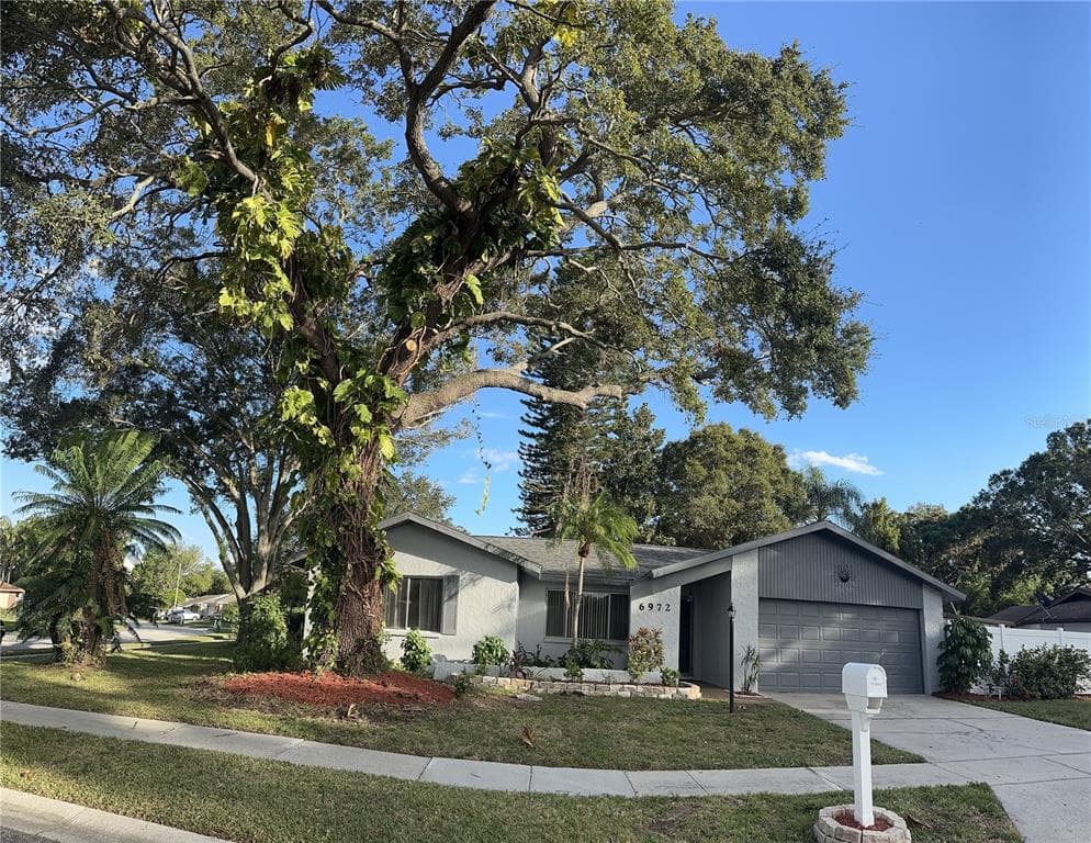 6972 CEDAR RIDGE DRIVE N PINELLAS PARK, FL 33781