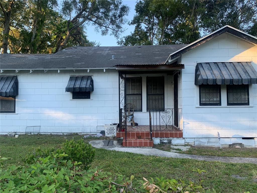 2402 N GLENWOOD DRIVE TAMPA, FL 33602