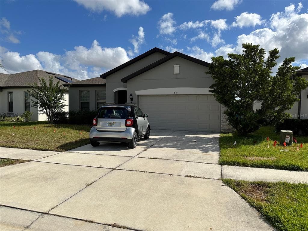 237 CITRUS ISLE LOOP DAVENPORT, FL 33837