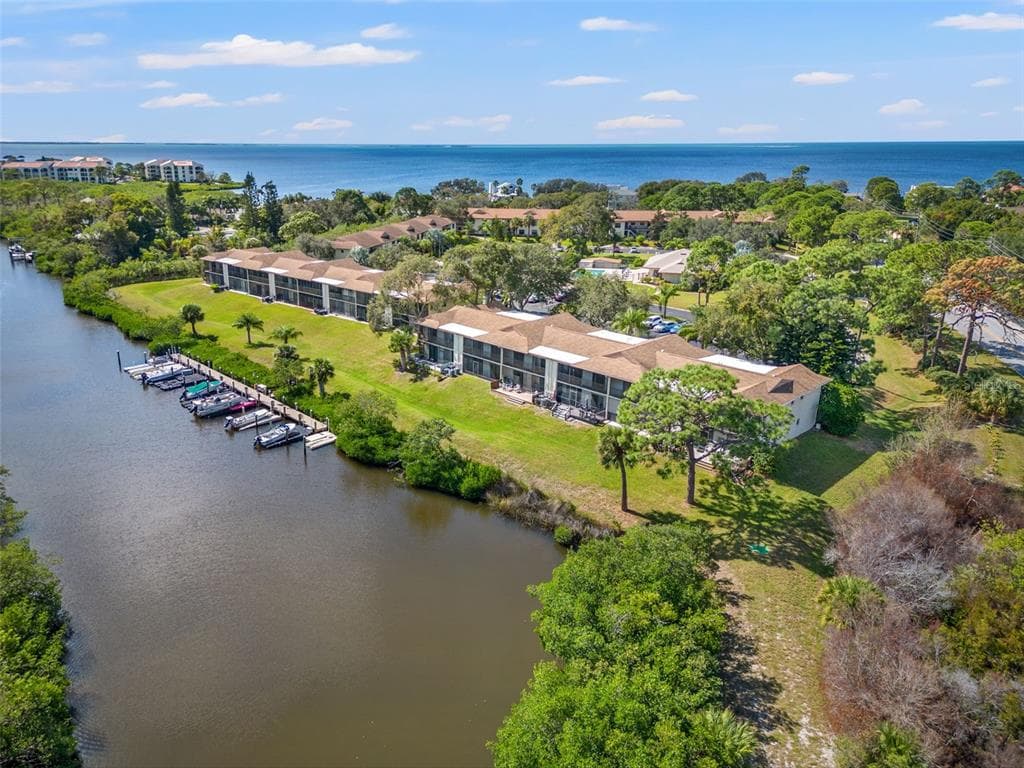 1722 SEASCAPE CIRCLE UNIT 1722 TARPON SPRINGS, FL 34689