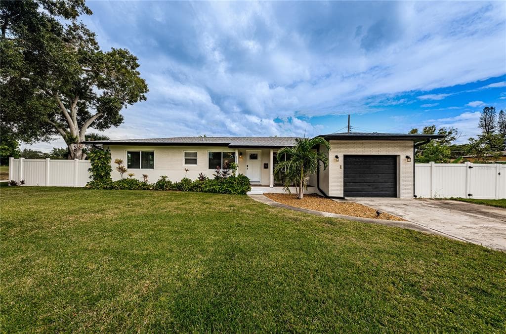 4100 ALBERCA WAY S ST PETERSBURG, FL 33712