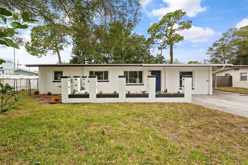 8532 ROBIN RD SEMINOLE, FL 33777