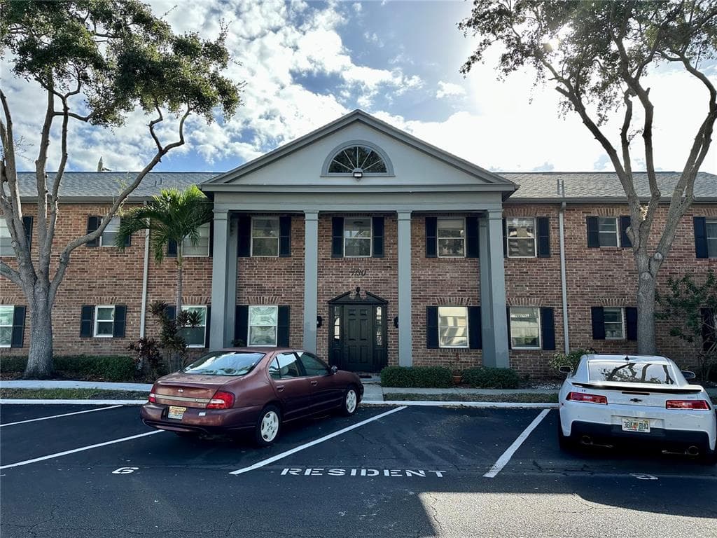 1130 RUE DES CHATEAUX UNIT 2C SOUTH PASADENA, FL 33707