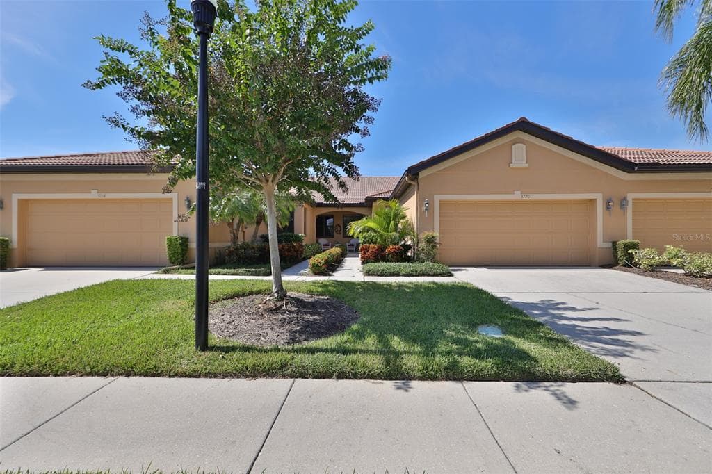 5720 EDEN FALLS PLACE APOLLO BEACH, FL 33572