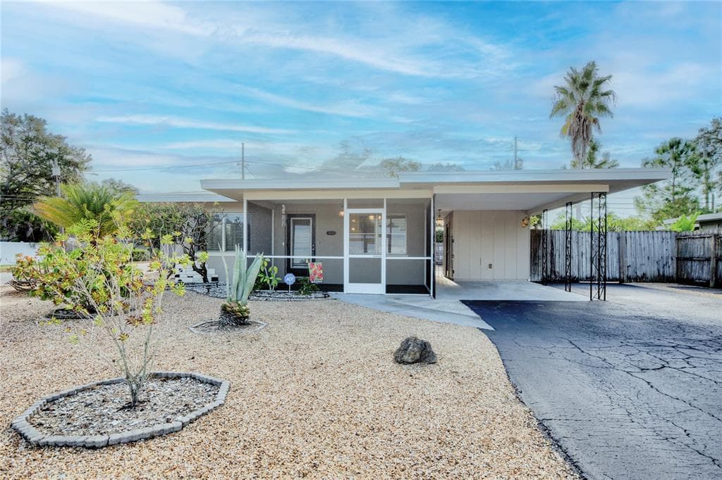2425 BAYWOOD DRIVE E DUNEDIN, FL 34698
