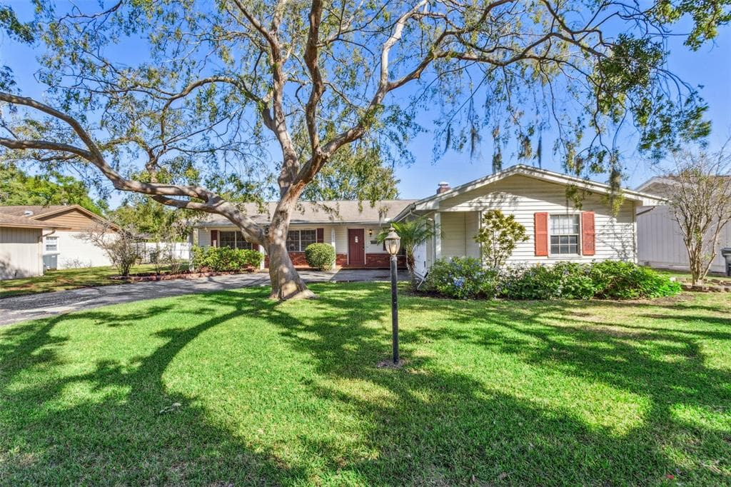10517 ORANGE GROVE DRIVE TAMPA, FL 33618