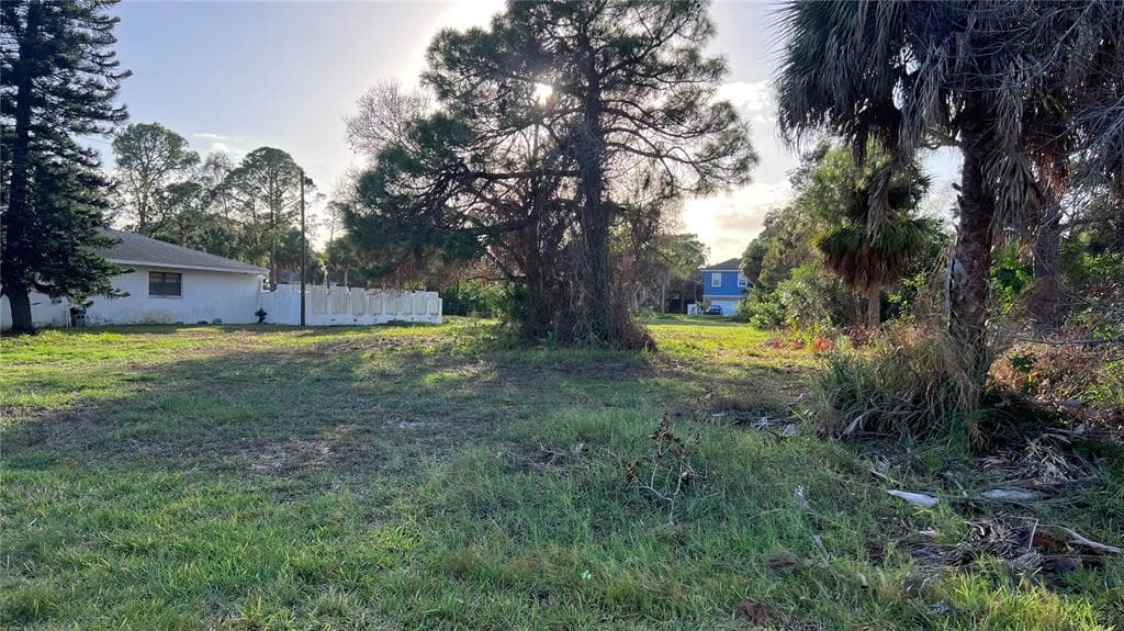 BAY SHORE DRIVE TARPON SPRINGS, FL 34689