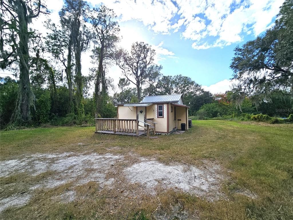 1115 NOKOMIS AVENUE LAKELAND, FL 33815