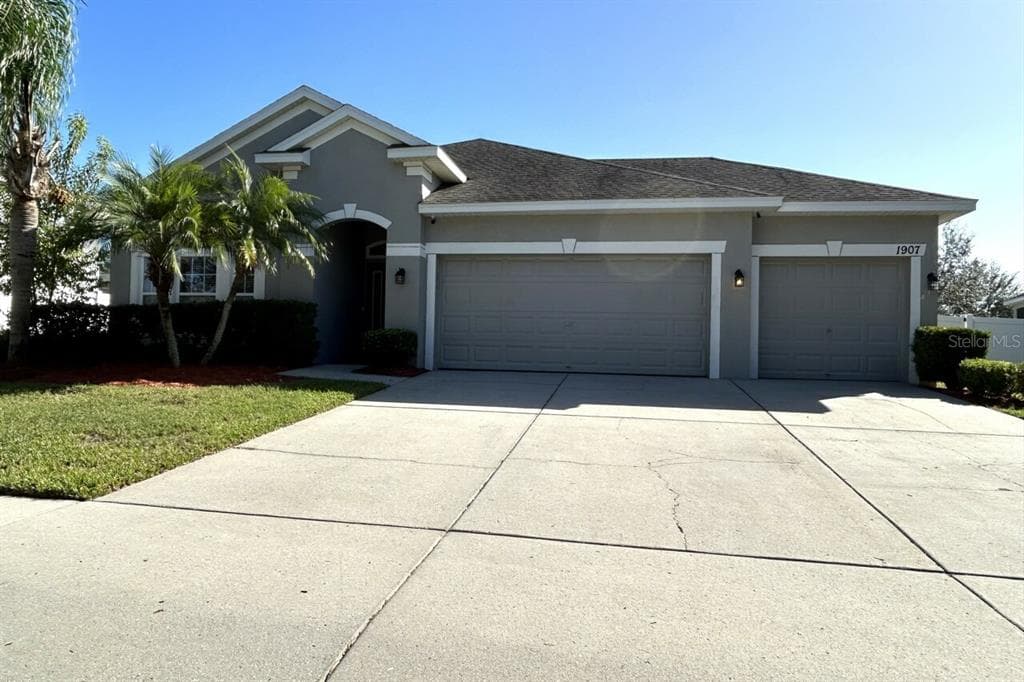 1907 RAVEN MANOR DRIVE DOVER, FL 33527