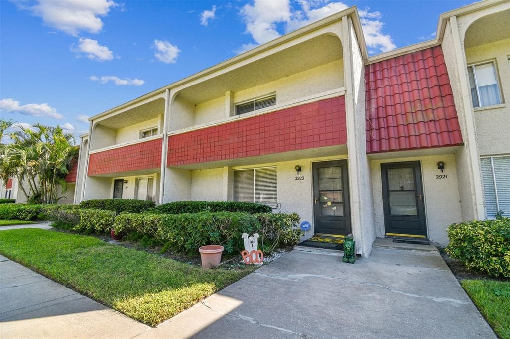 2923 PINE CONE CIRCLE CLEARWATER, FL 33760