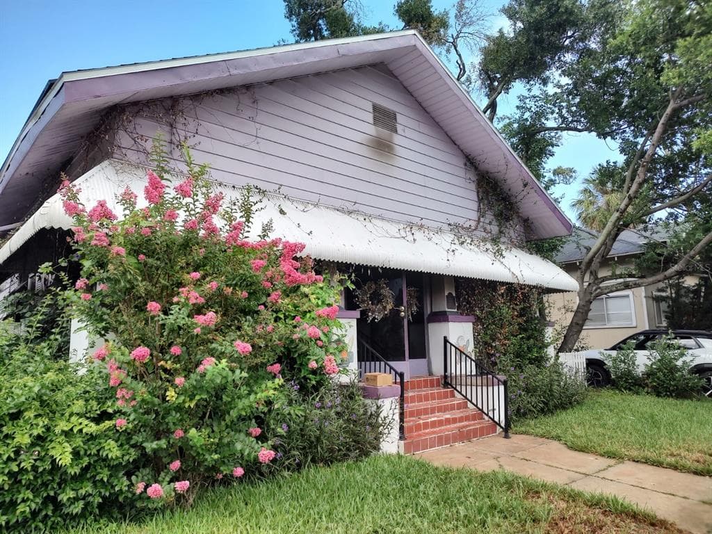 1102 N WILLOW AVENUE TAMPA, FL 33607