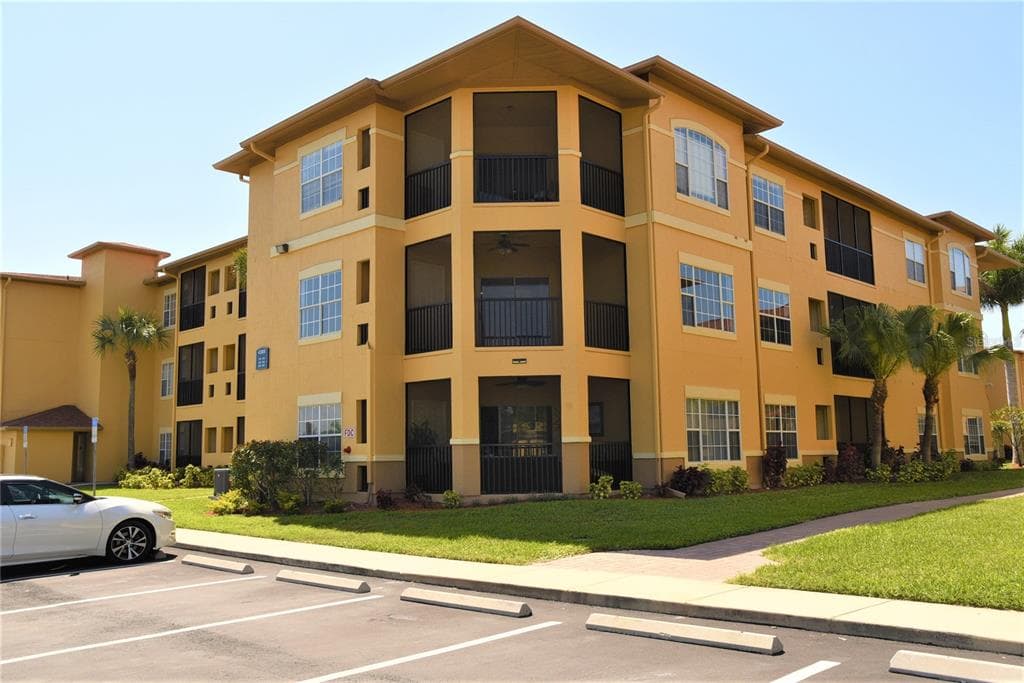 4305 BAYSIDE VILLAGE DRIVE UNIT 201 TAMPA, FL 33615
