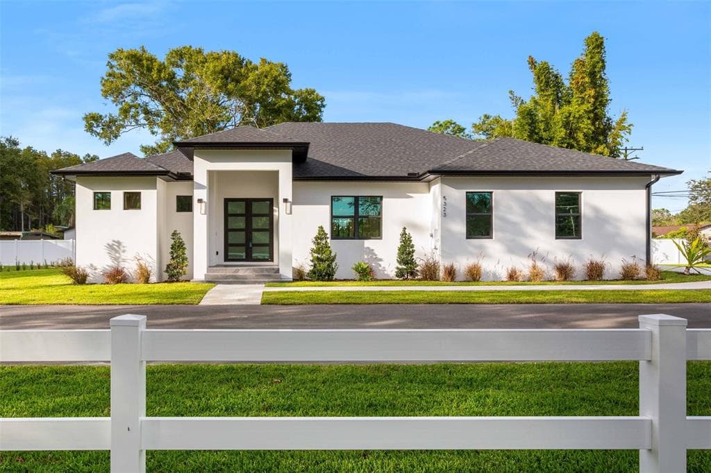 5323 LAKE PEARL COURT TAMPA, FL 33625