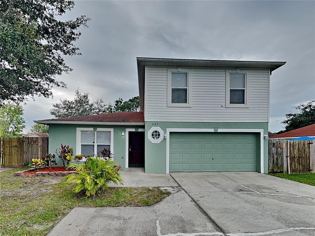 205 CHESHIRE COURT KISSIMMEE, FL 34758