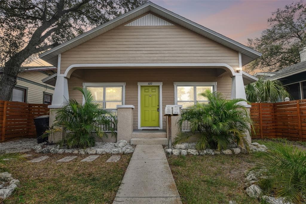 1037 8TH STREET S ST PETERSBURG, FL 33701