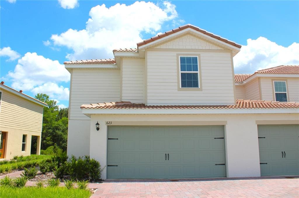 623 BAY LEAF DRIVE POINCIANA, FL 34759