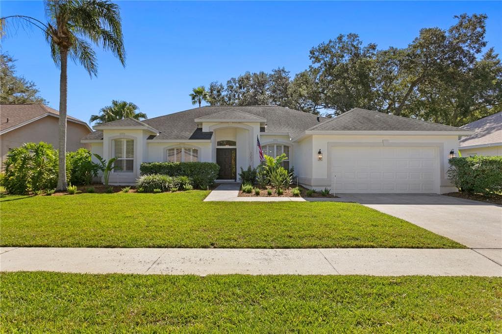 2257 EAGLE BLUFF DRIVE VALRICO, FL 33596