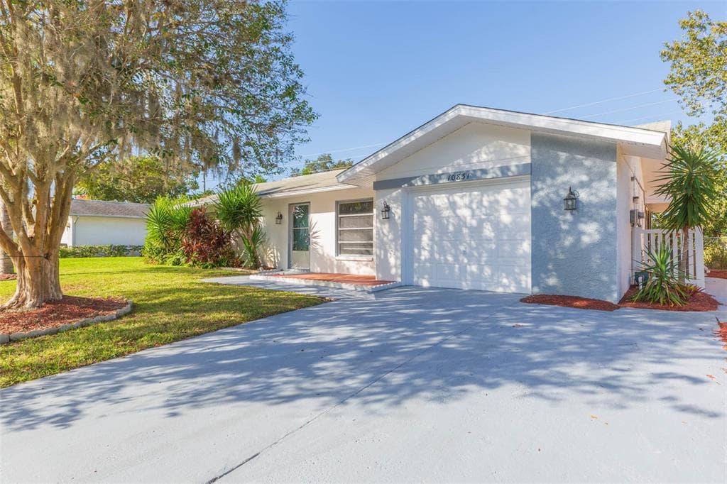 10831 CASA GRANDE AVENUE PORT RICHEY, FL 34668