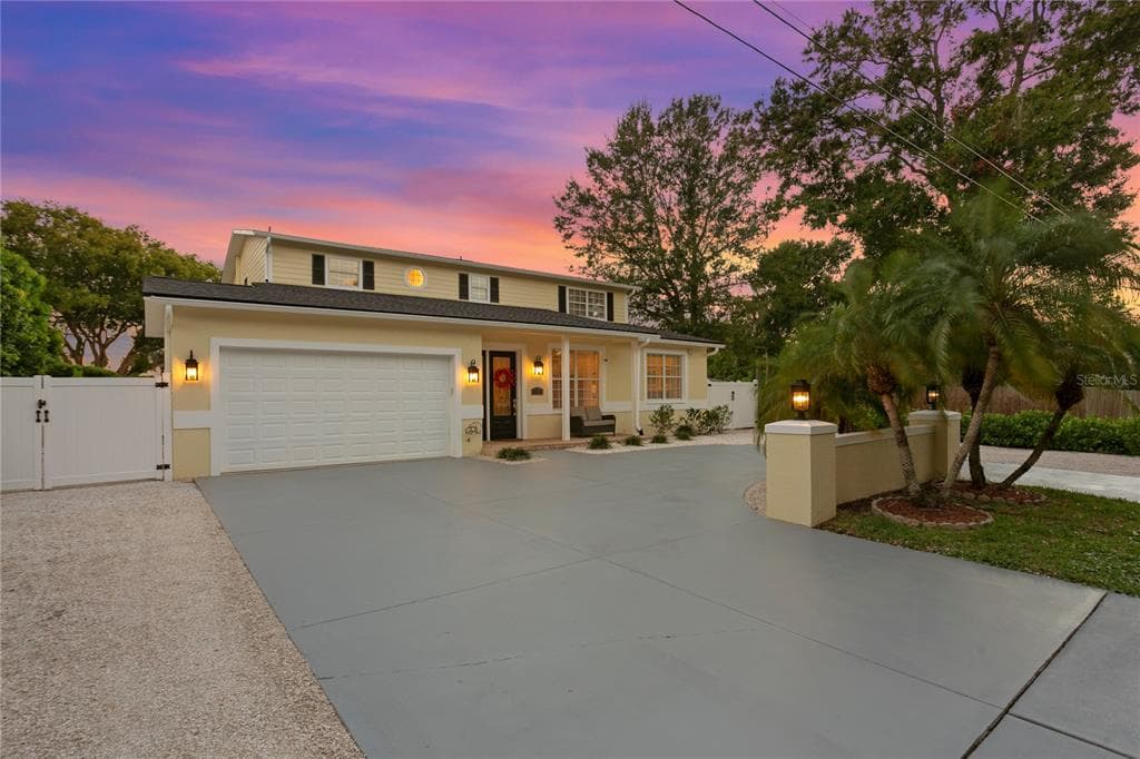 11240 CHEROKEE DRIVE ST PETERSBURG, FL 33708