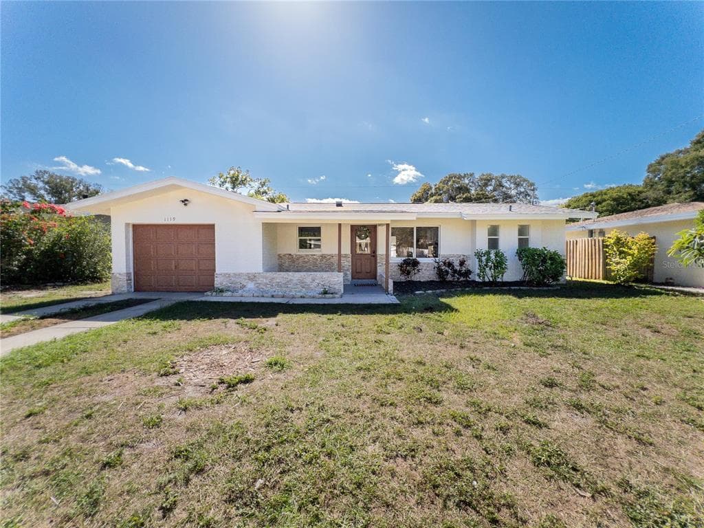 1119 N 8TH AVENUE NE LARGO, FL 33770
