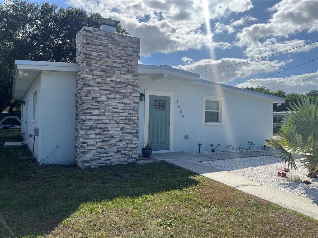 1609 W WASHINGTON STREET PLANT CITY, FL 33563