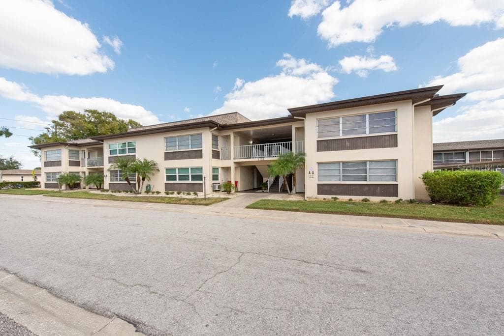 5132 AMULET DRIVE UNIT 206 NEW PORT RICHEY, FL 34652