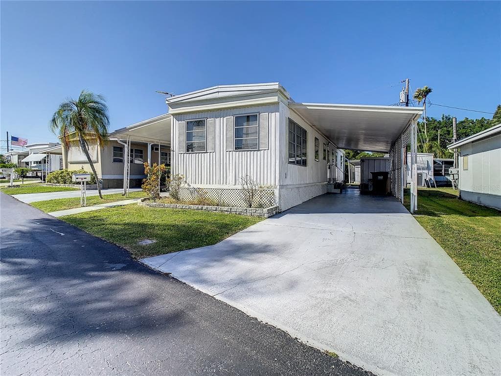 4061 58TH AVENUE N UNIT 224 ST PETERSBURG, FL 33714