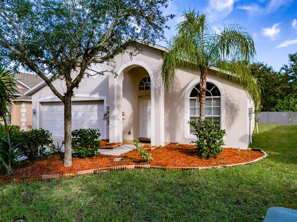 2217 ROANOKE SPRINGS DRIVE RUSKIN, FL 33570