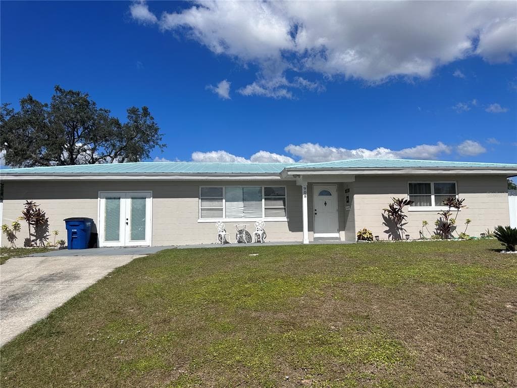 908 TASESCHEE DRIVE SEBRING, FL 33870
