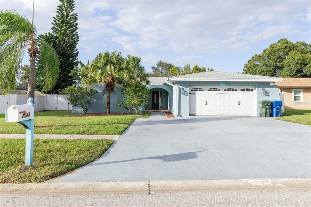2543 SUNNY BREEZE AVENUE LARGO, FL 33770