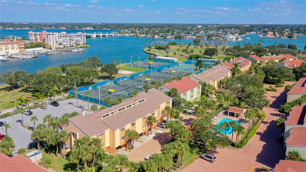 428 SANDY HOOK ROAD TREASURE ISLAND, FL 33706
