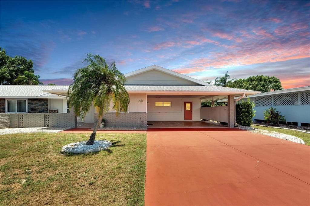 1632 COSTA STREET SUN CITY CENTER, FL 33573