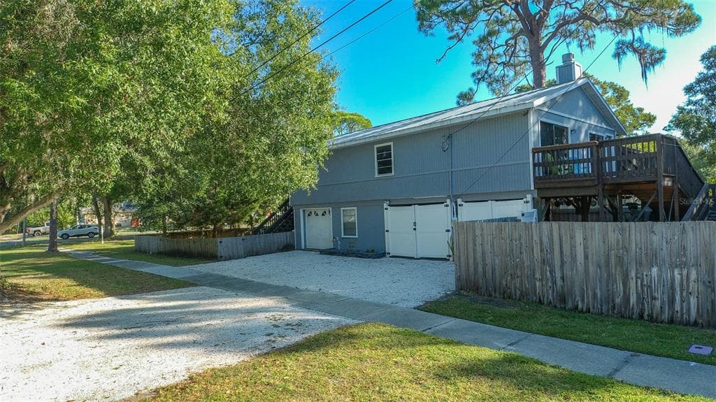 511 SAINT PETERSBURG DRIVE W